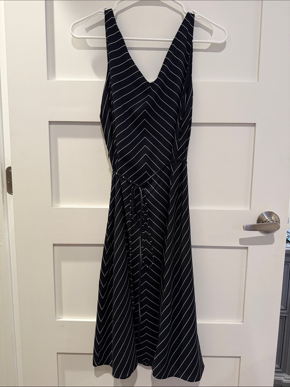 Ann Taylor Black & White Chevron V-Neck Midi Dress with Waist Tie